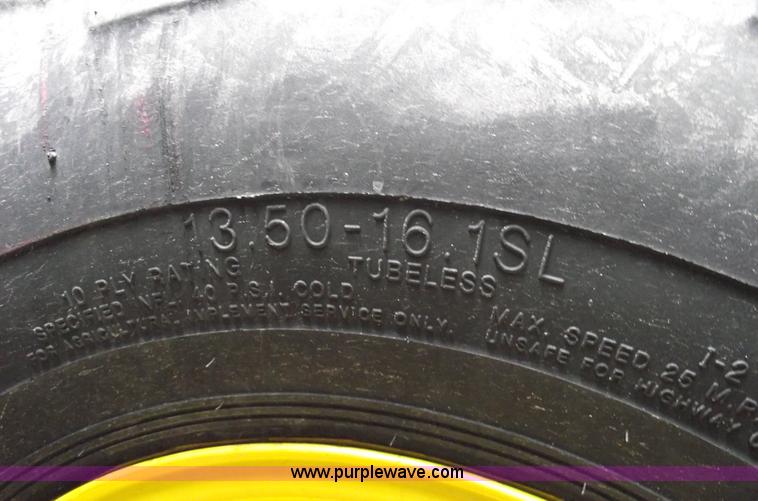 image for item 5473 350 bushel gravity wagon