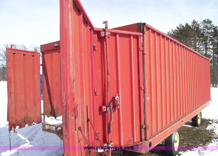 image for item 5474 20' Scott truck box