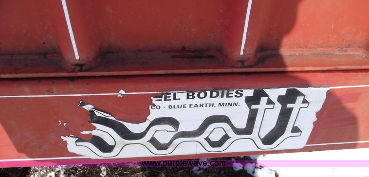 image for item 5474 20' Scott truck box