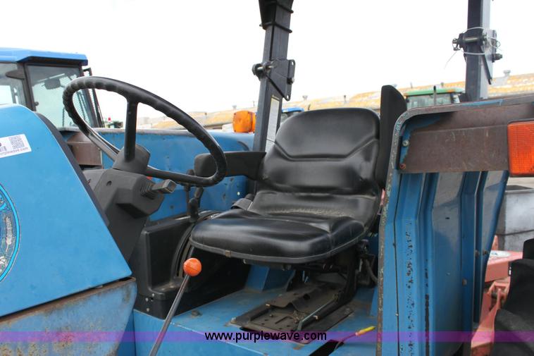 image for item 6513 New Holland tractor