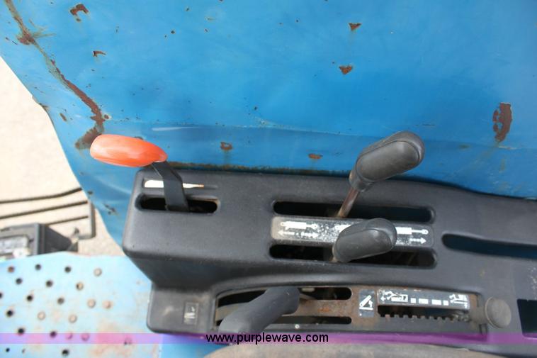 image for item 6513 New Holland tractor