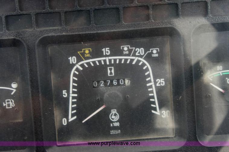 image for item 6513 New Holland tractor