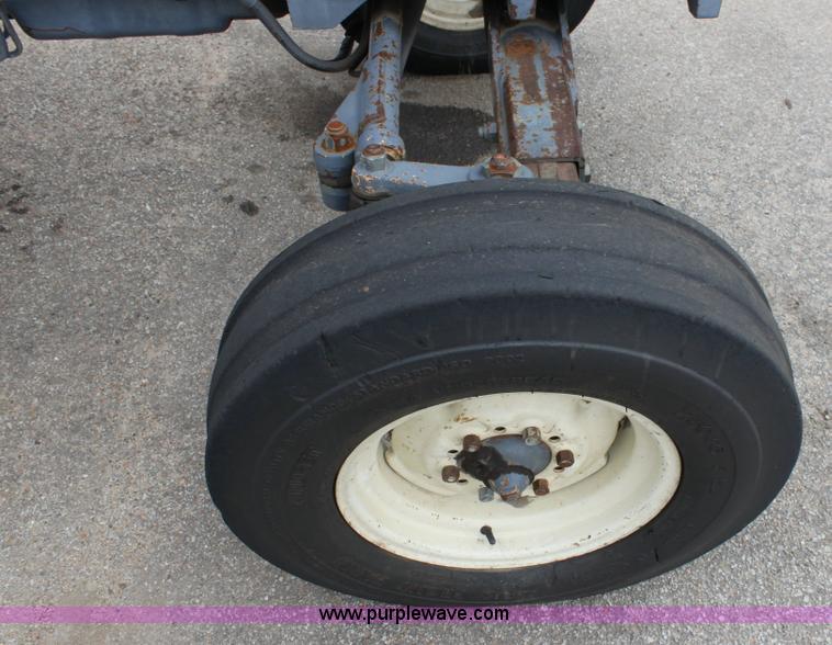 image for item 6513 New Holland tractor