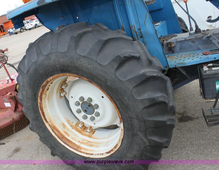 image for item 6513 New Holland tractor