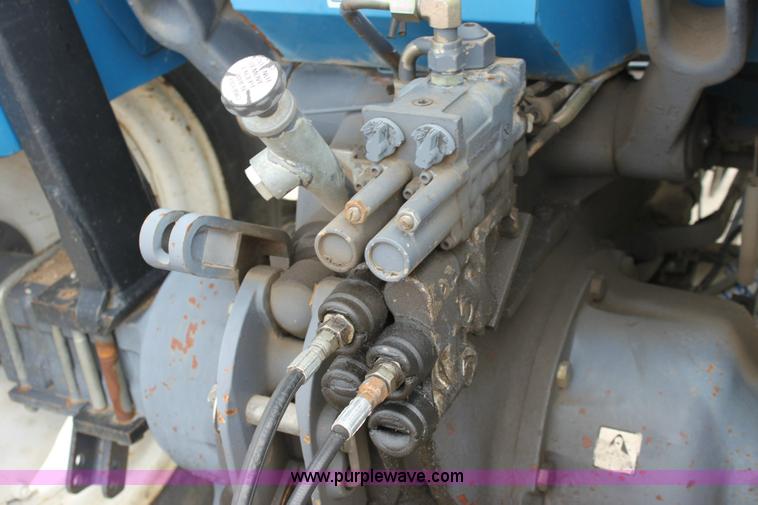 image for item 6513 New Holland tractor