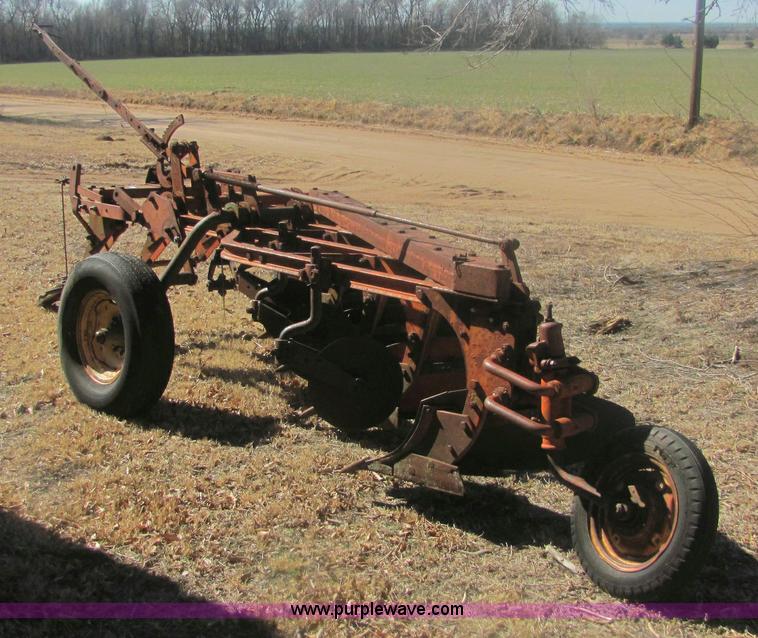 image for item 6920 Case 414 plow