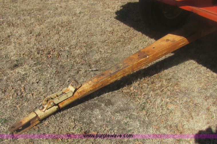 image for item 6921 Gehl BU910 silage wagon