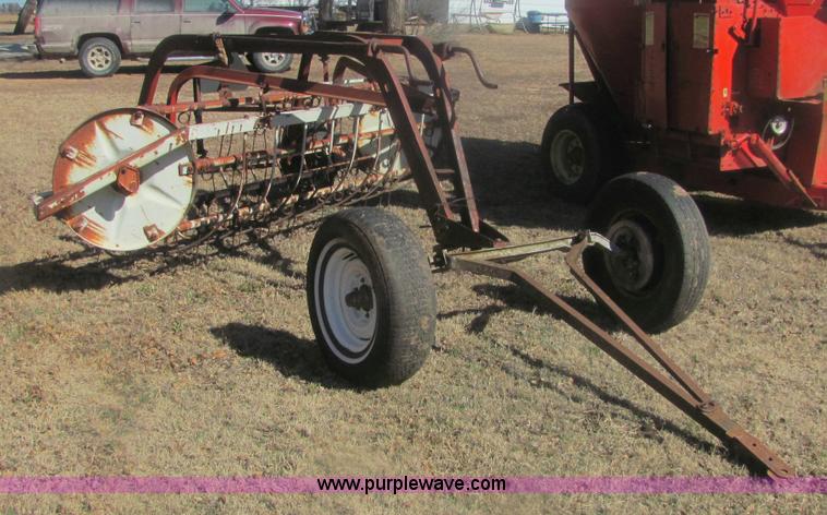 image for item 6922 International hay rake