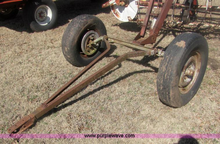 image for item 6922 International hay rake