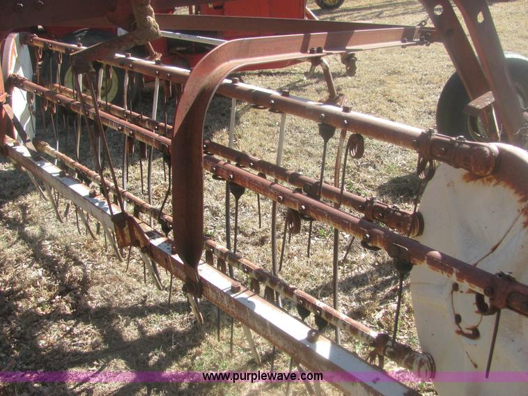 image for item 6922 International hay rake