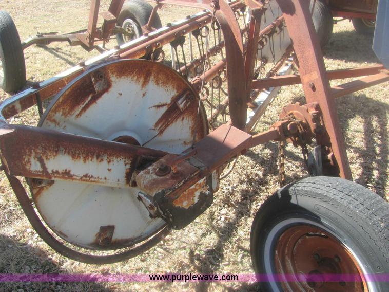 image for item 6922 International hay rake