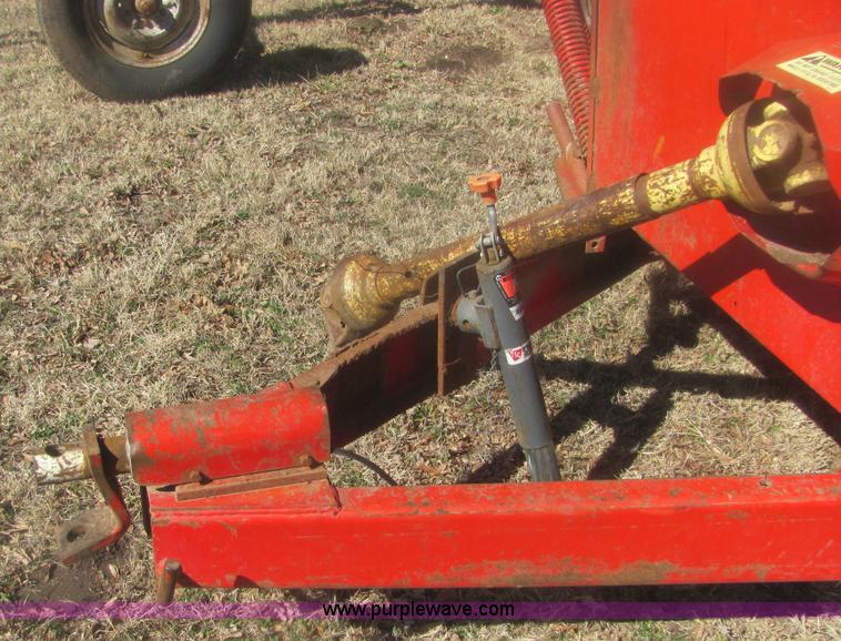 image for item 6923 Gehl 135 feed grinder/mixer