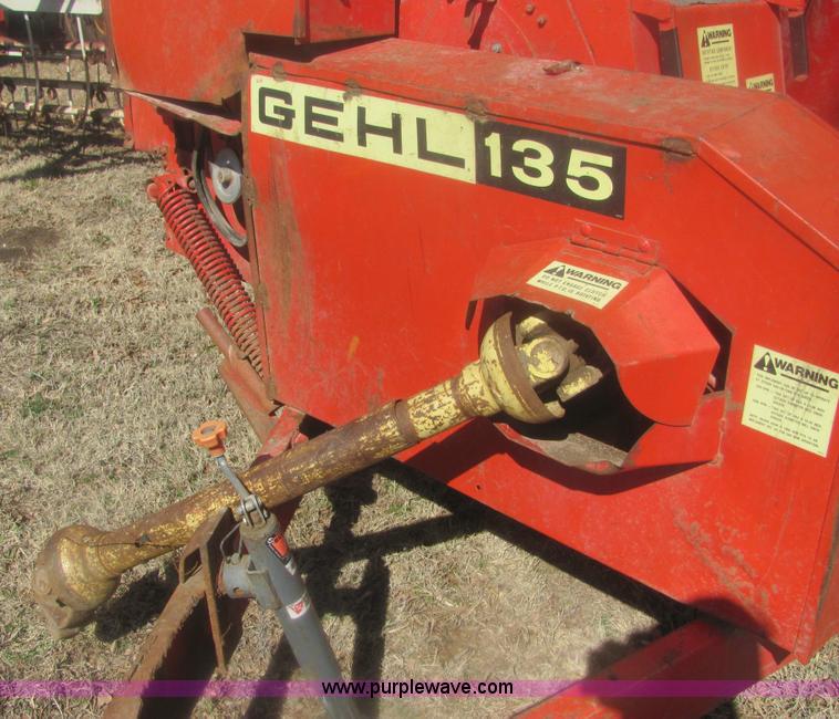 image for item 6923 Gehl 135 feed grinder/mixer