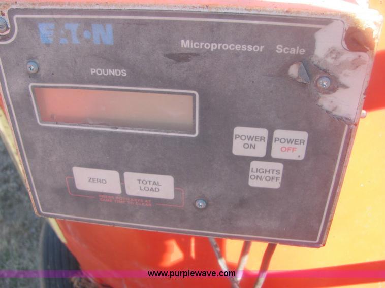 image for item 6923 Gehl 135 feed grinder/mixer