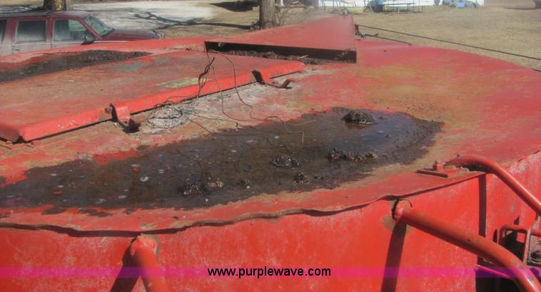 image for item 6923 Gehl 135 feed grinder/mixer