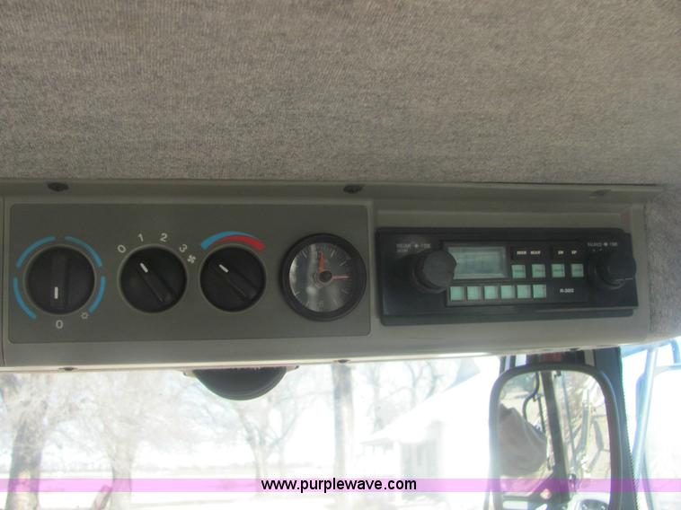 image for item 6924 2002 AGCO RT115 MFWD tractor