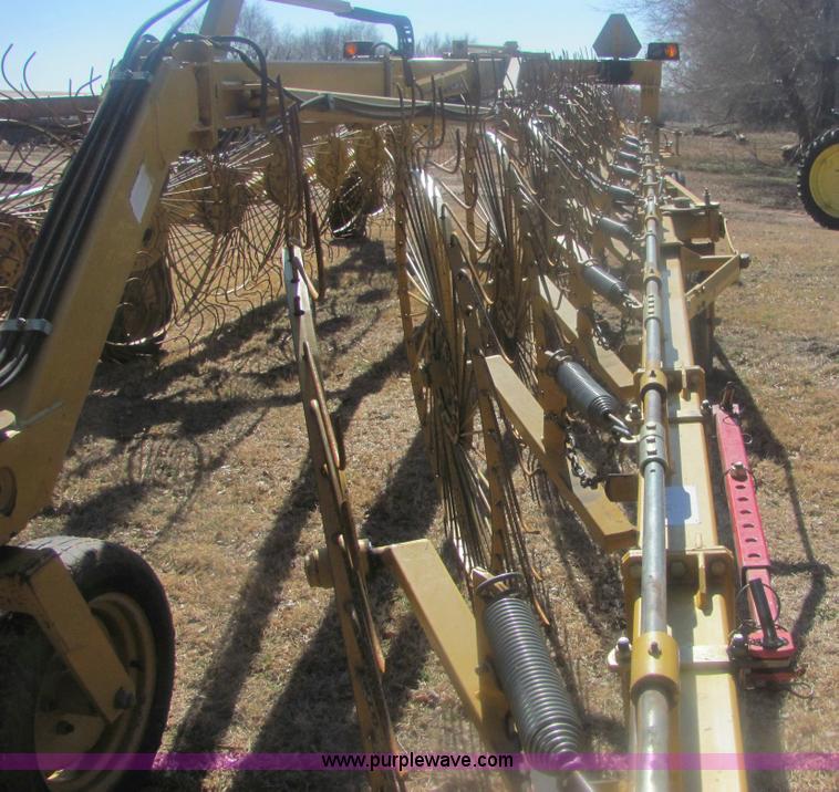 image for item 6925 2007 Vermeer WRX20 wheel hay rake