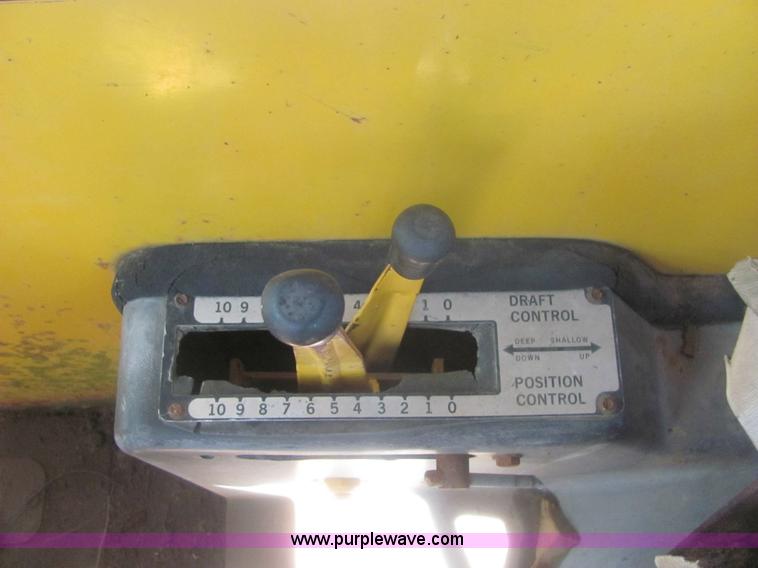 image for item 6927 Minneapolis Moline G950 tractor