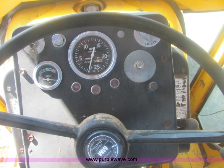 image for item 6927 Minneapolis Moline G950 tractor