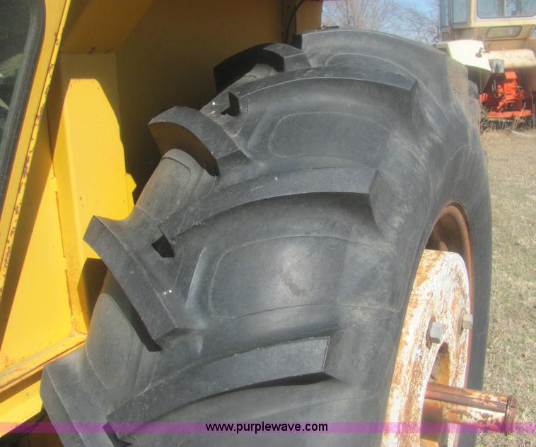 image for item 6927 Minneapolis Moline G950 tractor