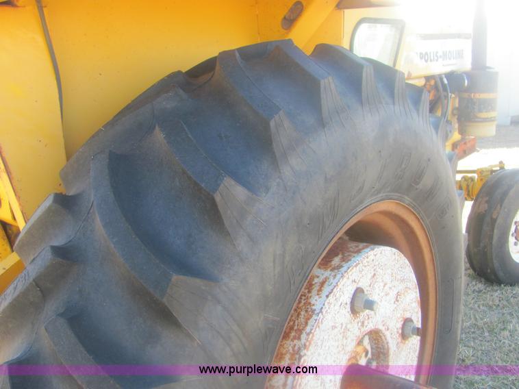 image for item 6927 Minneapolis Moline G950 tractor