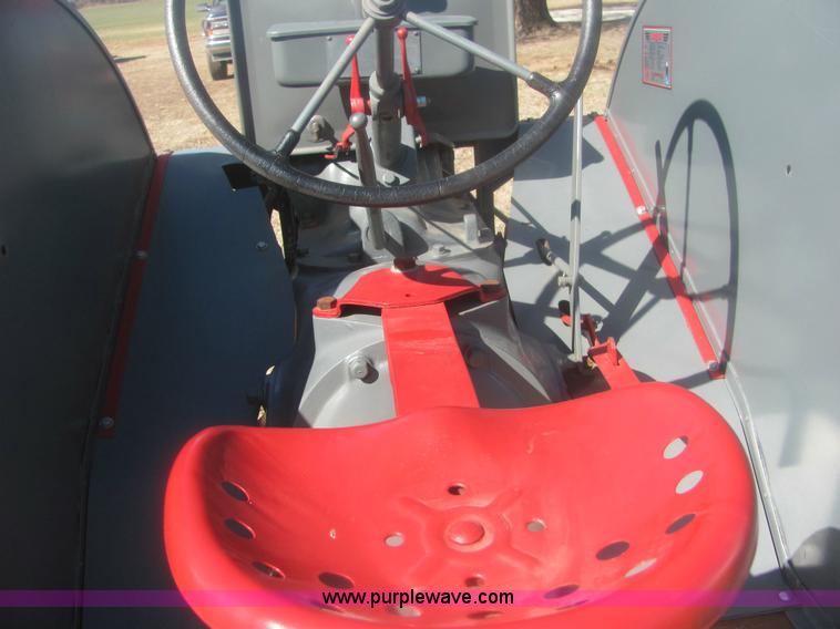 image for item 6929 Case L tractor