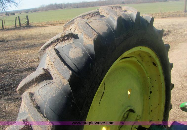 image for item 6930 John Deere B tractor