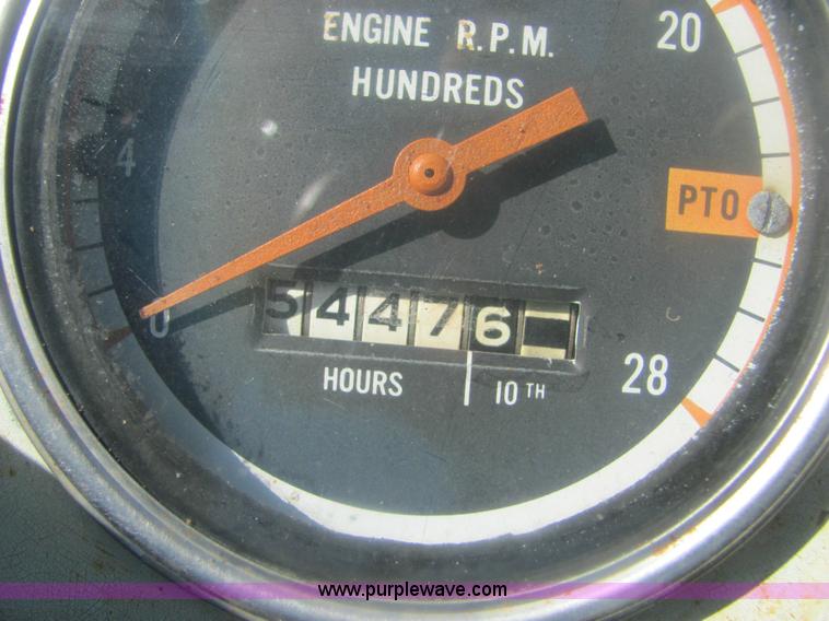 image for item 6931 Oliver 1850 tractor with loader