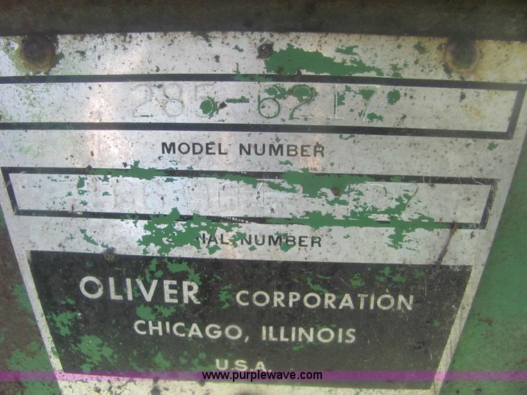 image for item 6931 Oliver 1850 tractor with loader