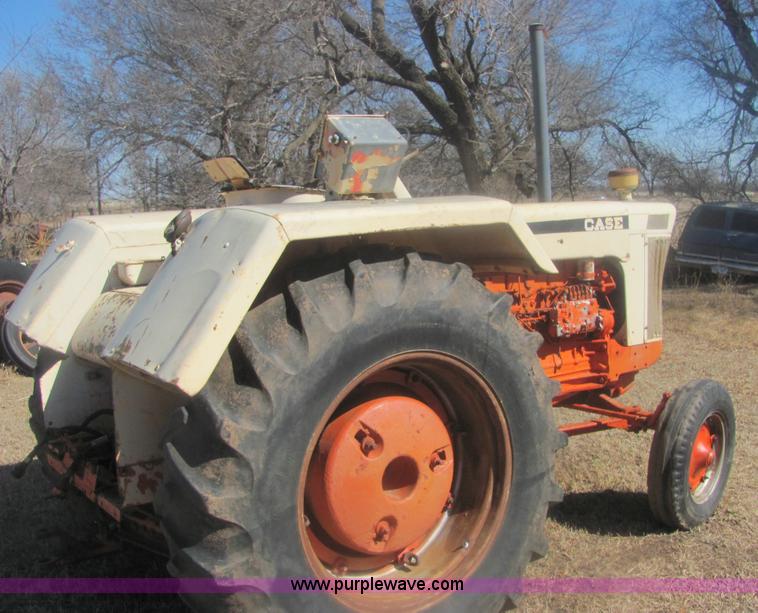 image for item 6932 Case 930 Comfort King tractor