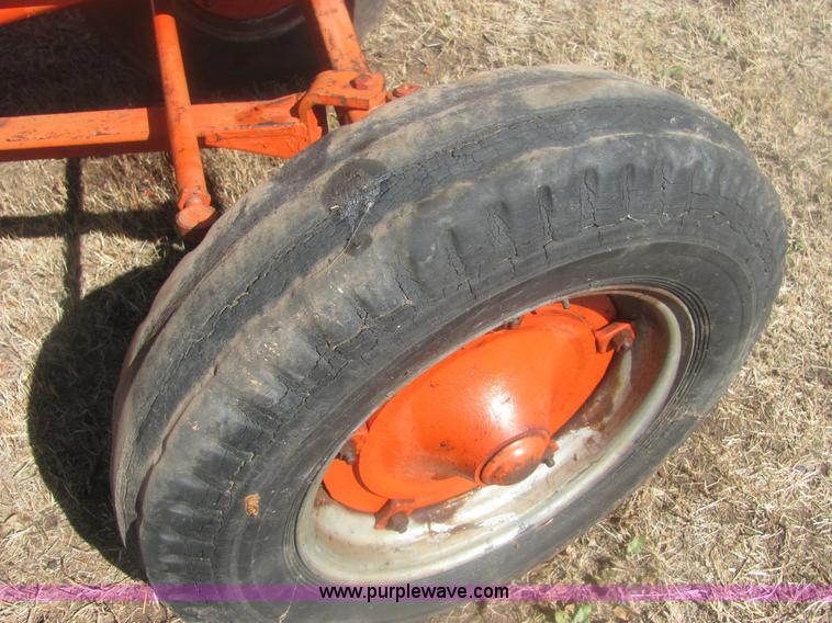 image for item 6932 Case 930 Comfort King tractor