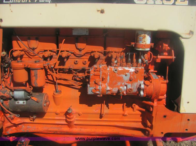 image for item 6932 Case 930 Comfort King tractor