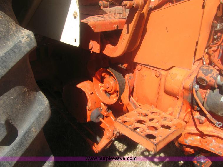 image for item 6932 Case 930 Comfort King tractor