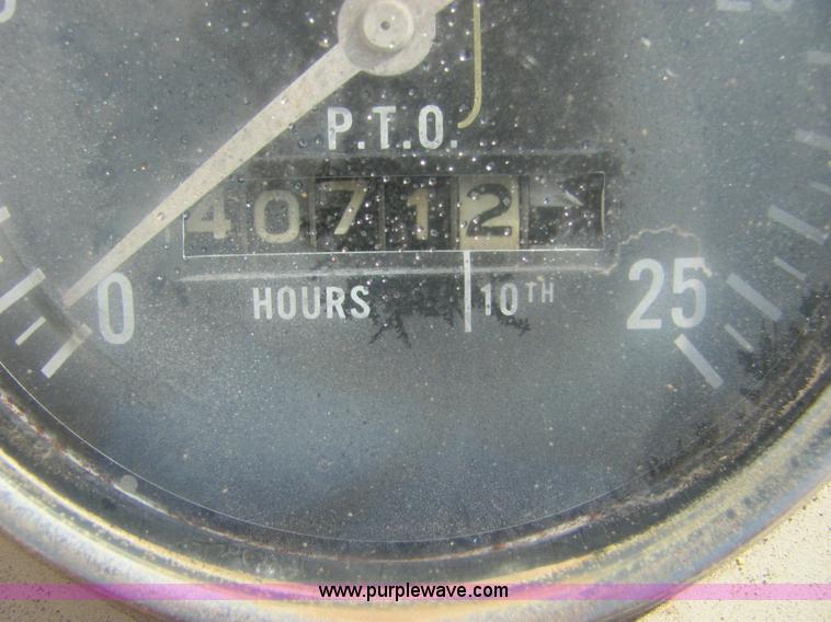 image for item 6932 Case 930 Comfort King tractor