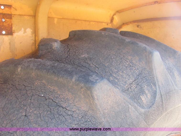 image for item 6932 Case 930 Comfort King tractor