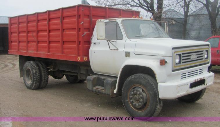 image for item 6955 1978 Chevrolet C65 dump truck