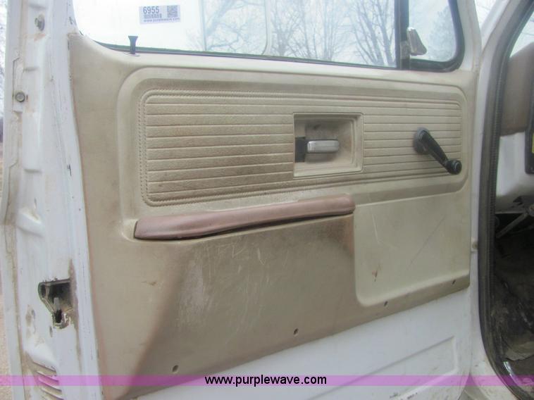 image for item 6955 1978 Chevrolet C65 dump truck