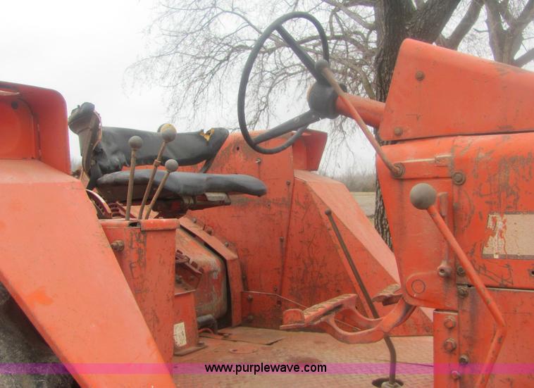 image for item 6956 Allis Chalmers 220 tractor