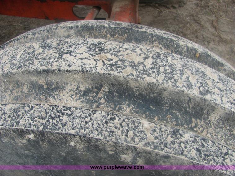 image for item 6956 Allis Chalmers 220 tractor