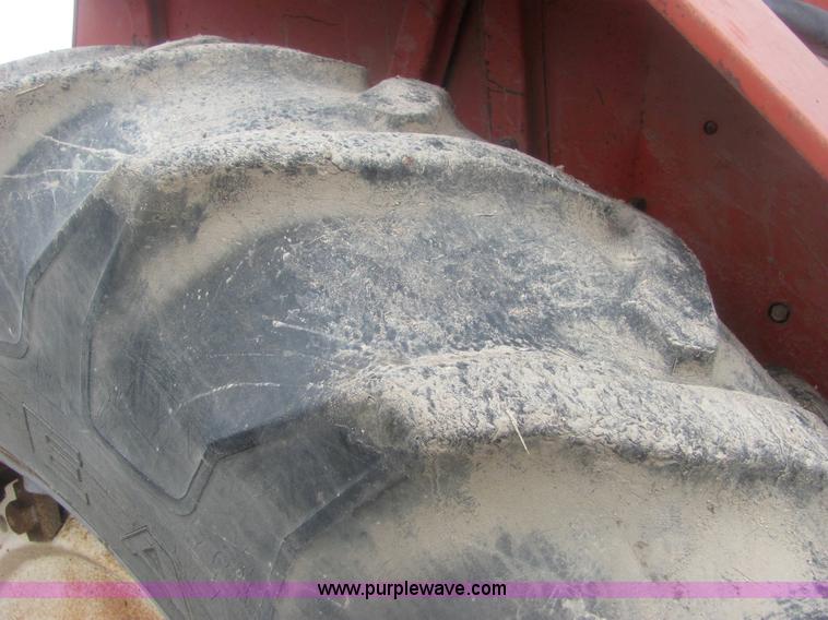 image for item 6956 Allis Chalmers 220 tractor