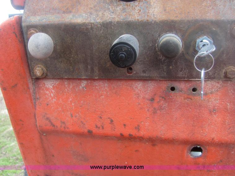 image for item 6956 Allis Chalmers 220 tractor