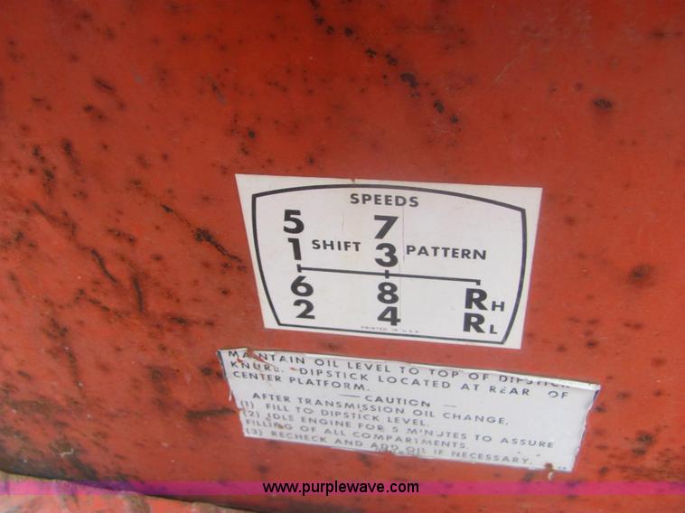 image for item 6956 Allis Chalmers 220 tractor