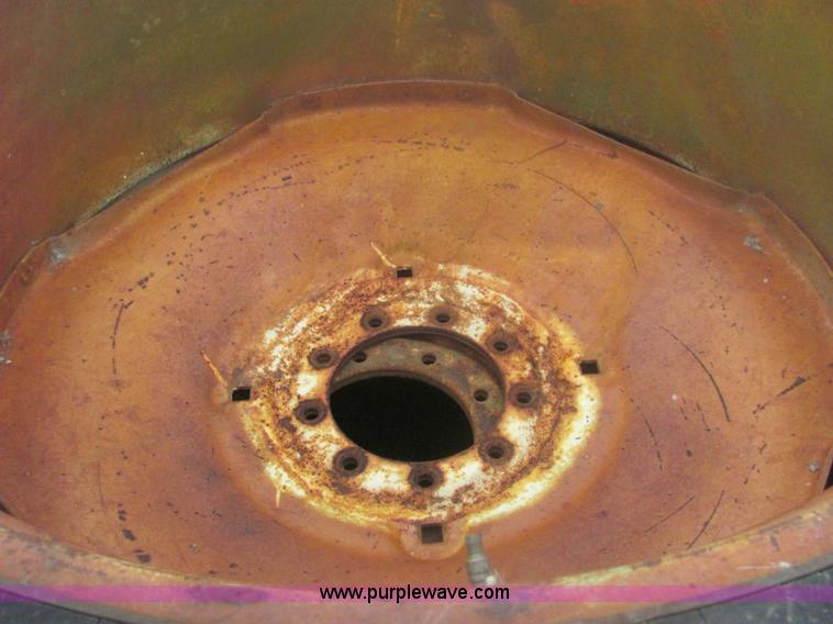 image for item 6956 Allis Chalmers 220 tractor