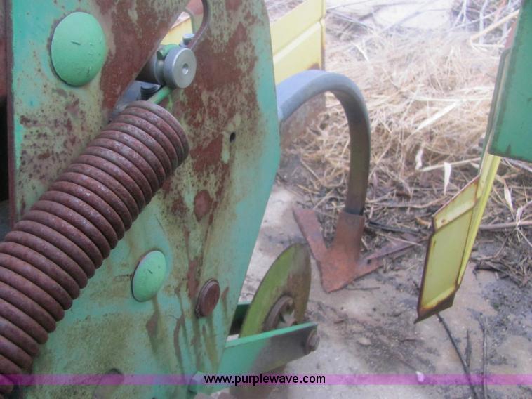 image for item 6958 John Deere 885 six row no-till cultivator