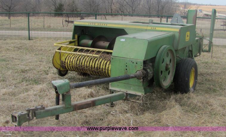image for item 6981 John Deere 336 small square baler