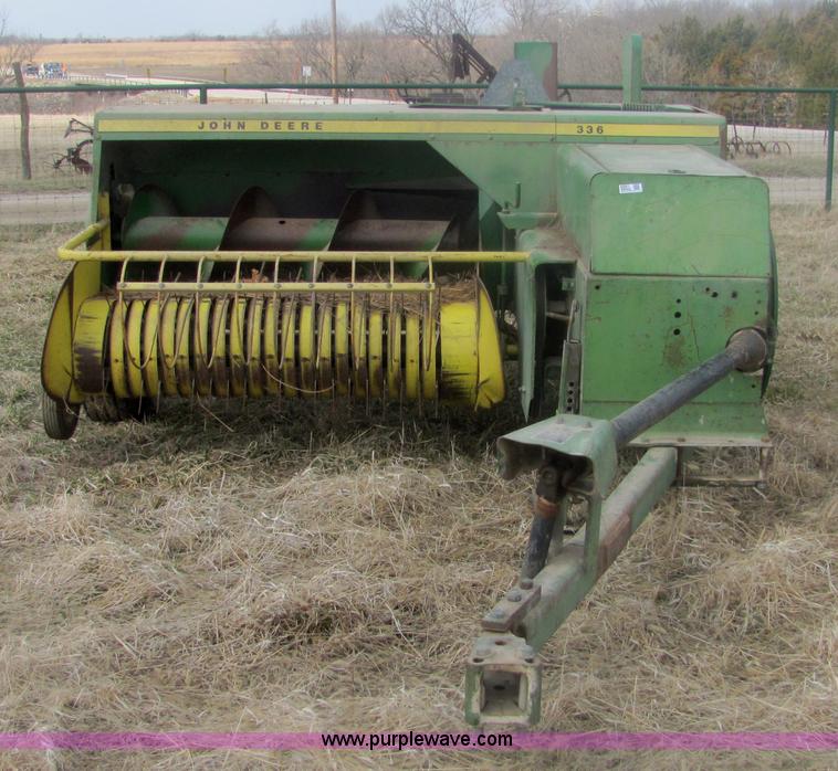 image for item 6981 John Deere 336 small square baler