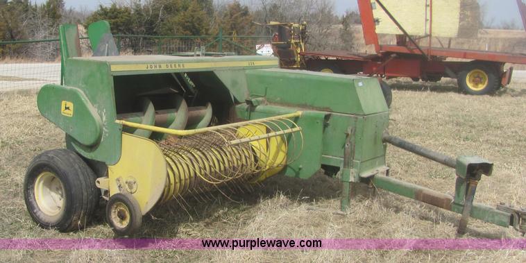 image for item 6981 John Deere 336 small square baler