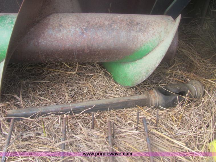 image for item 6981 John Deere 336 small square baler