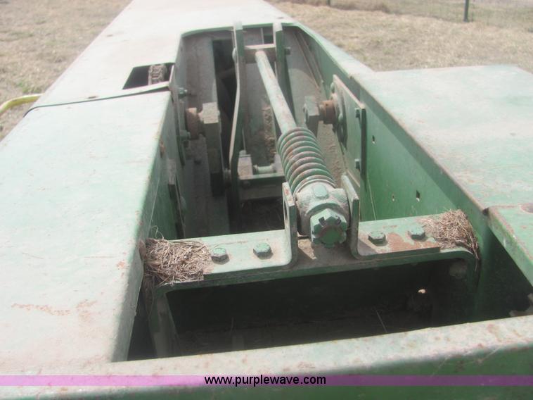 image for item 6981 John Deere 336 small square baler