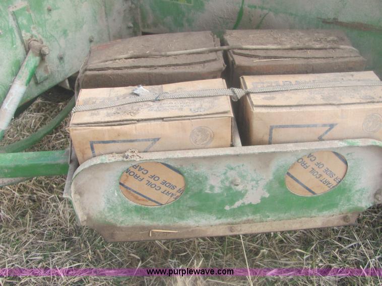 image for item 6981 John Deere 336 small square baler